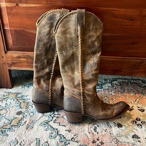 Women’s Lane Plain Jane boots.